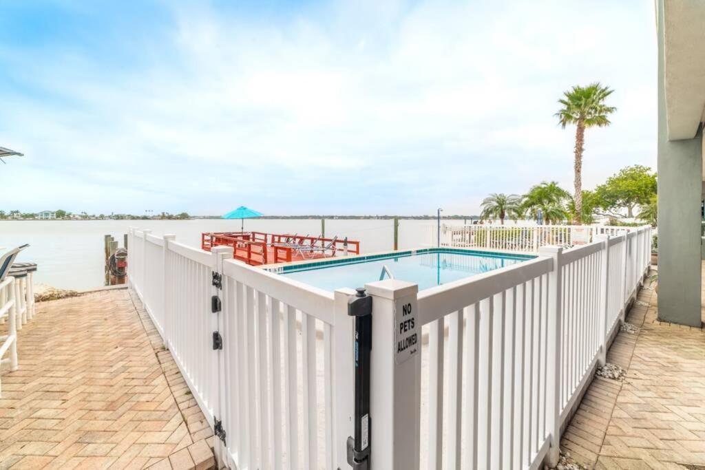 Ferienwohnung 102-Tiny Treasure-Waterfront With Heated Pool St. Pete Beach Exterior foto