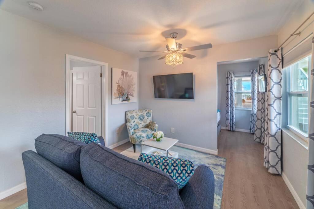 Ferienwohnung 102-Tiny Treasure-Waterfront With Heated Pool St. Pete Beach Exterior foto