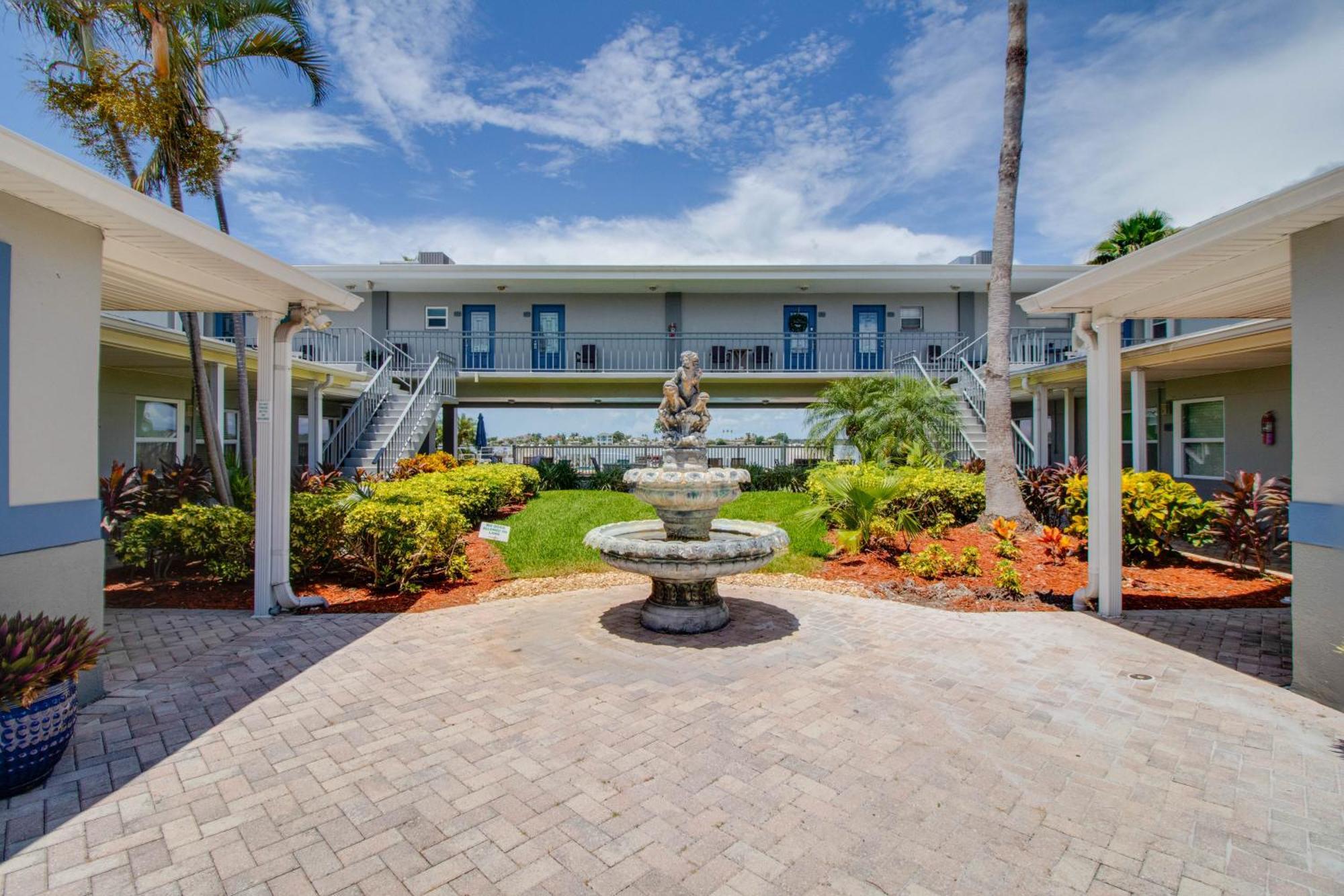 Ferienwohnung 102-Tiny Treasure-Waterfront With Heated Pool St. Pete Beach Exterior foto