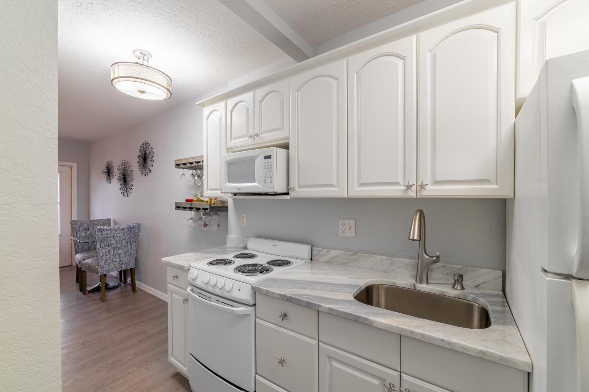 Ferienwohnung 102-Tiny Treasure-Waterfront With Heated Pool St. Pete Beach Exterior foto